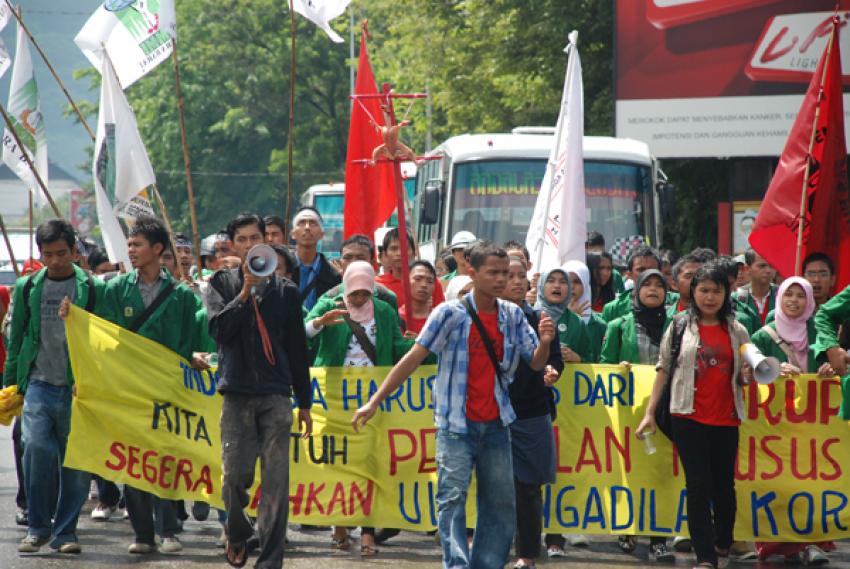 96demo-mahasiswa.jpg