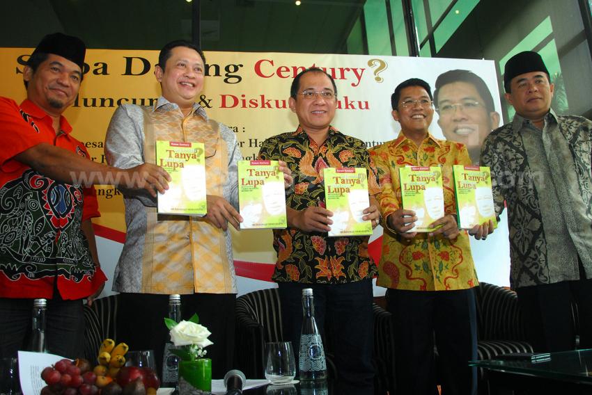 40BUKU_SIAPA_DALANG_CENTURY_4.jpg