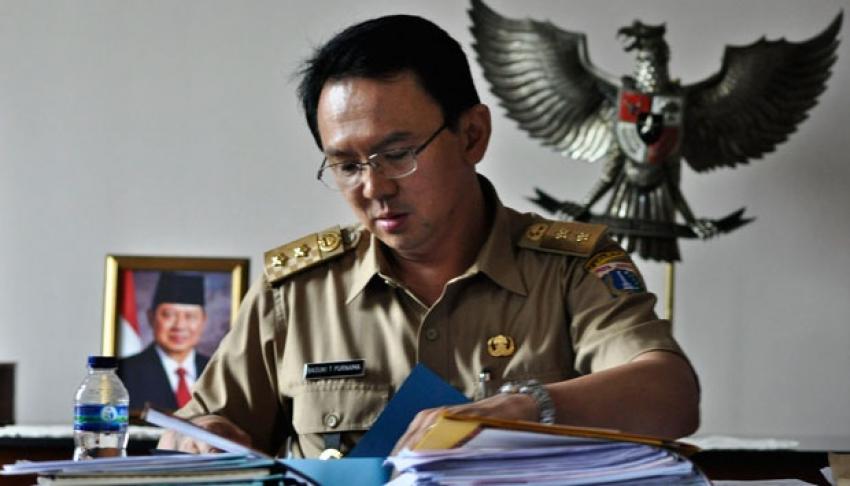 45ahok-meja-kerja.jpg