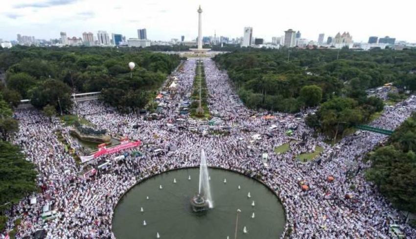 82aksi-212-monas.jpg