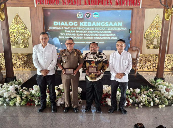 Dialog Kebangsaan BNPT dan DPR RI: Wujudkan Banyumas sebagai Kabupaten Percontohan Toleransi dan Peneguhan Ideologi Pancasila tscom_news_photo_1761871868.jpg