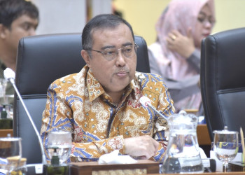 Banyak Warga RI Berobat ke Luar Negeri, Komisi IX DPR Dorong Peningkatan Layanan Kesehatan Nasional tscom_news_photo_1762162755.jpeg