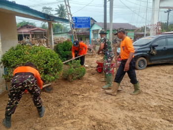 Lakukan Aksi Bersih-bersih di Gereja HKBP Sibolga Tapanuli Tengah Terdampak Bencana, Ansor: Semoga Nyaman Merayakan Natal tscom_news_photo_1765547740.jpg
