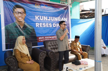 Legislator Muda Demokrat Zulfikar Suhardi Serap Aspirasi dan Bantu Warga Lewat Sembako tscom_news_photo_1773500826.jpg