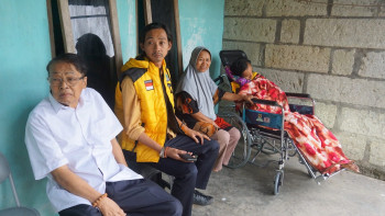 Empati untuk Annida, Gandung Pardiman Salurkan Bantuan di Gunungkidul tscom_news_photo_1776249871.jpg